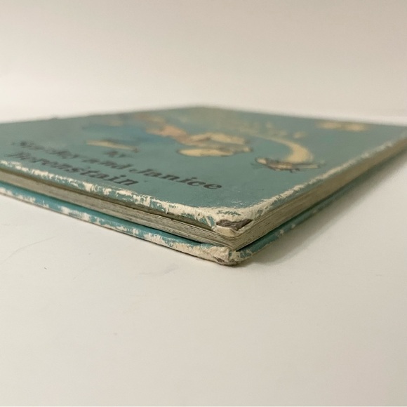 Vintage The Berenstain Bears The Big Honey Hunt Book - Picture 5 of 16